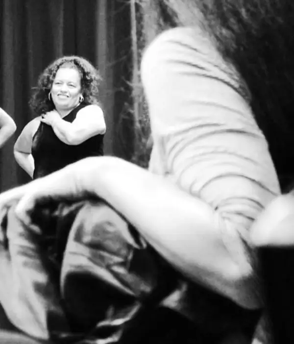 Pausa en el ensayo de la obra de Teatro «Las Latinas Son». Pausa en el ensayo de la obra de Teatro «Las Latinas Son».